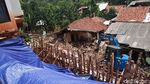 Melihat Lagi Rumah Melayang Akibat Longsor di Ciganjur