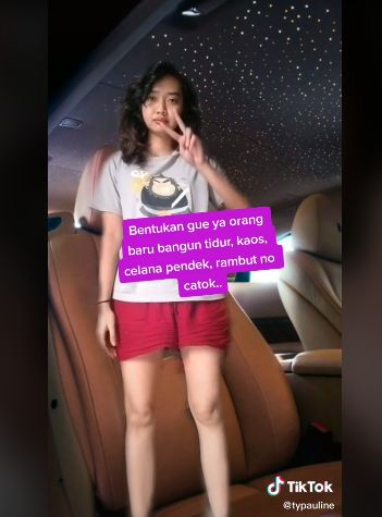 Kocak! Netizen Ini Dikira Gelandangan saat Makan di Restoran Padang