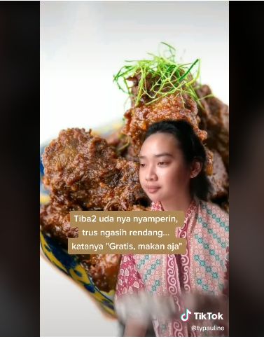 Kocak! Netizen Ini Dikira Gelandangan saat Makan di Restoran Padang