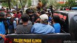 Momen Polisi Solo Amankan Penyusup Demo Omnibus Law