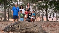 Menurutnya orang tua tak ingin uang atau pun materi, melainkan hanya waktu kita saja. Dok. Instagram/ramadhaniabakrie