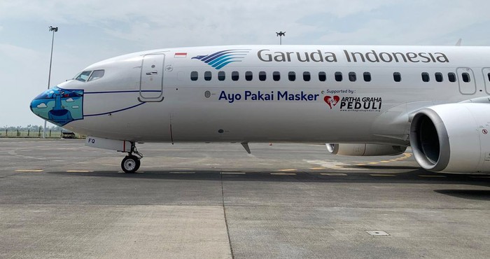 Garuda Indonesia meluncurkan desain mask livery (livery pesawat dengan masker) terbaru pada armada B737-800 NG. Masker itu menampilkan motif Barong Bali.