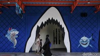Namun Sea World Ancol terpantau masih sepi dari pengunjung.   