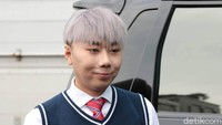 Roy Kiyoshi tidak menampik dirinya pernah melakukan operasi plastik dan transfer lemak. Tapi dia senang dengan penampilannya kini meski kerap di-bully. (Foto: Noel/detikFoto)