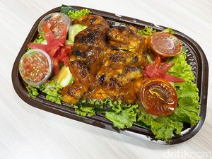 SeeJontor : Huaah! Enaknya Ayam Bakar  Sambal Super Pedas di Kantin DPR