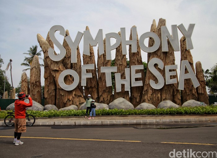 Pemprov DKI Jakarta menetapkan lagi PSBB Transisi. Ancol pun sudah buka lagi menyambut wisatawan.