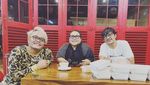 Kemesraan Sule dan Nathalie Holscher saat BBQ-an Bareng