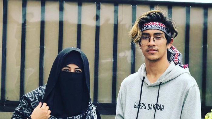 Umi Pipik dan Abidzar