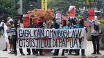 Aksi Demo Tolak Omnibus Law dan Otsus Jilid II Papua di Bandung