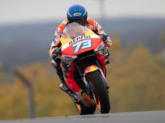 Alex Marquez LE MANS, FRANCE - OCTOBER 09: Alex Marquez of Spain and Repsol Honda Honda heads down a straight during the MotoGP of France: Free Practice at Bugatti Circuit on October 09, 2020 in Le Mans, France. (Photo by Mirco Lazzari gp/Getty Images)