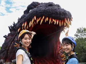 Atraksi Masuk Mulut Godzilla di Jepang, Berani Coba?