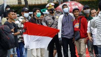 Mereka menyuarakan penolakan itu terhadap UU Cipta Kerja.
