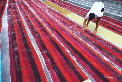 Contoh Batik Nusantara: Cirebon, Yogyakarta, Solo, Banyuwangi