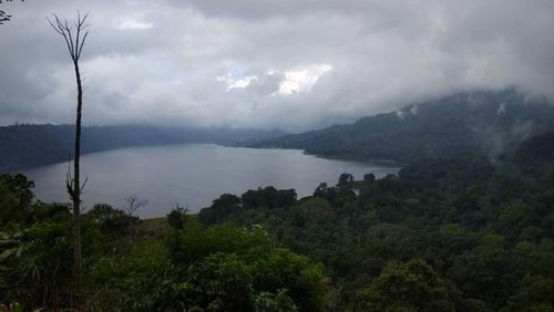 Danau Buyan