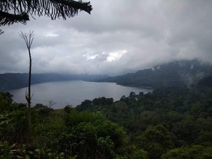 Danau Buyan Bali: Lokasi, Sejarah, dan Daya Tariknya