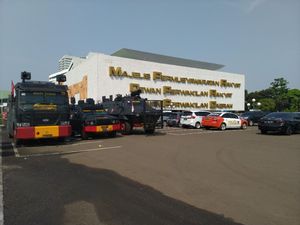 Demo PA 212 dkk Hari Ini, Panser Anoa-Water Cannon Disiagakan di Gedung DPR