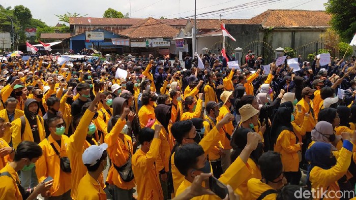 Demo tolak Ombnibus Law di Magelang, 13/10/2020