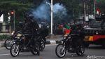 Momen Demonstran Kocar-kacir Saat Dibubarkan Polisi