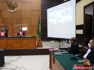 Prasetijo Ditegur Hakim Gegara Berseragam Dinas, Ini Penjelasan Pengacara