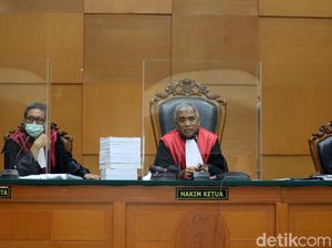 Cerita Suami Anita Kolopaking soal Komunikasi Istrinya dengan Djoko Tjandra
