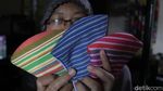 Geliat Masker Berbahan Kain Lurik Geliat Masker Berbahan Kain Lurik
