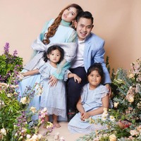 Pernikahan keduanya dikaruniai dua anak perempuan yang bernama Felicia Lasha Zafeera (7 tahun) dan Amberly Lasha Shakayla (2 tahun). Ketika kedua anaknya ulang tahun juga selalu dirayakan dengan meriah dan mewah. Foto: Instagram @juragan_99