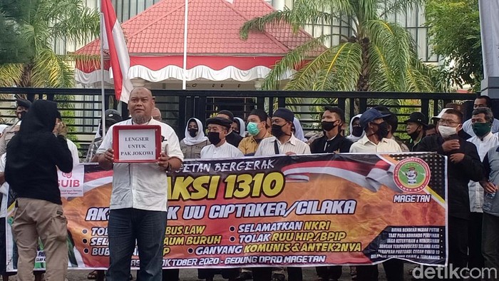 GUIB Magetan Kado Presiden Baki Bertulis Lengser Jokowi