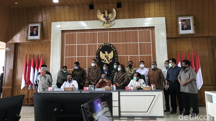 Jumpa pers Mahfud Md dan TGPF penembakan pendeta di Papua