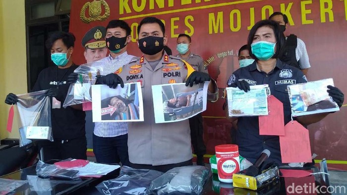 Kapolres Mojokerto AKBP Dony Alexander mengatakan, tersangka Eko Prayitno (39) dua kali merampok janda