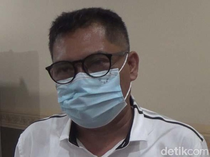Kepala Satpol PP Kota Surabaya Eddy Christijanto