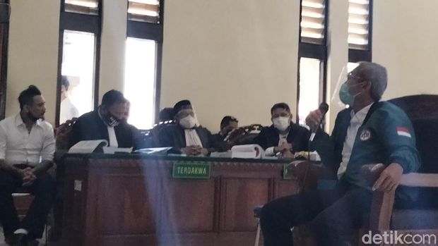 Ketua IDI Bali Putra Suteja bersaksi di sidang Jerinx SID.