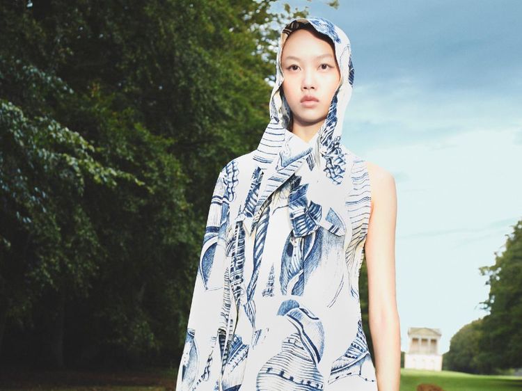 10 Busana Timeless di Koleksi Terbaru Stella McCartney
