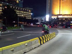 Massa Demo di Patung Kuda Bubar, Lalin di HI Arah Thamrin Dibuka Lagi