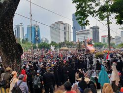 Tambah Ramai, Penampakan Massa PA 212 dkk di Patung Kuda Pukul 13.45 WIB