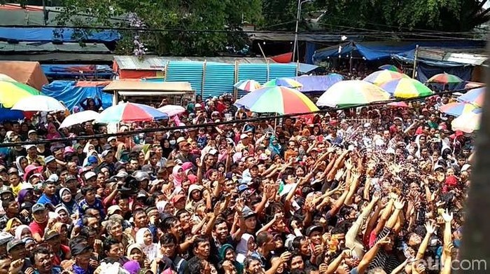 mensucikan atau jamasan Kiai Pradah blitar