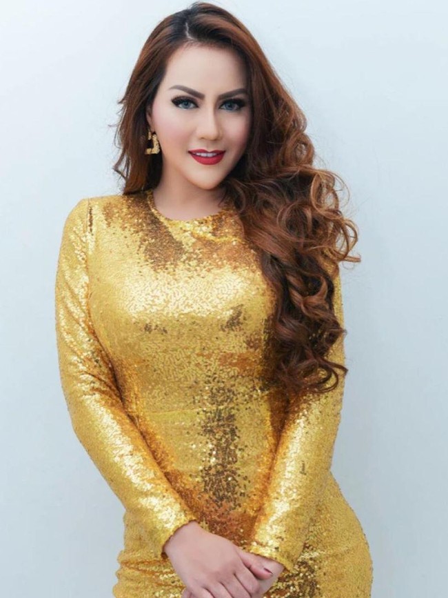 Nita Thalia menjalani kehidupan rumah tangganya dengan pengusaha Nurdin Ruditia dengan status istri kedua dan memiliki seorang putri. Namun setelah 20 tahun keduanya memutuskan bercerai karena perbedaan prinsip dan kebutuhan yang tidak terpenuhi. Foto: Instagram @nitatalia.real