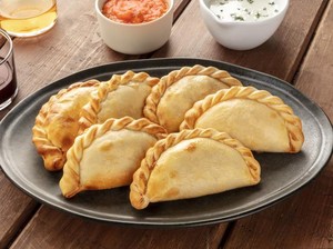 Pastel, Jajanan Indonesia yang Diadaptasi dari Empanada