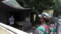 Dalam pemberitahuan tersebut diharapkan kepada tamu ataupun pembeli dari tanggal 1-8 Oktober untuk melapor ke kantor Kalurahan Kepatihan Kulon dan Puskesmas Purwodiningratan, Surakarta, Jawa Tengah, Selasa (13/10/2020).  