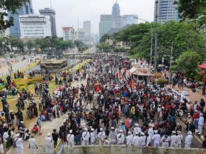 Penampakan Massa Demo PA 212 dkk di Patung Kuda Pukul 12.30 WIB