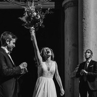 This is Reportage, sebuah komunitas khusus fotografer profesional, memberikan apresiasi untuk para fotografer dalam bentuk penghargaan Wedding Photographer Awards 2020. Momen yang emosional ini diabadikan oleh Valter Antunes dari Portugal. Foto: Reportage Story Award