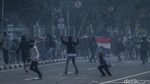 Melihat Aksi Polisi Bermotor Bubarkan Perusuh di Gambir