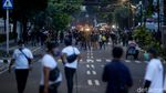 Polisi Bubarkan Massa Demo Ricuh di Kawasan Kebon Sirih