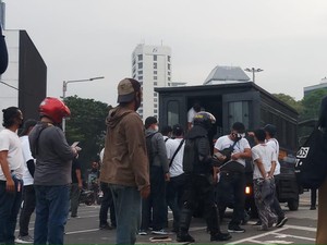 Polisi Amankan Belasan Remaja di Tugu Tani Diduga Ikut Merusuh Saat Demo