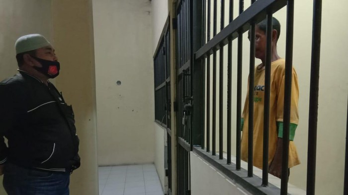 Polisi tangkap penyerang wanita yang sedang salat di musala, Kabupaten Tegal, pada Jumat (9/10/2020).