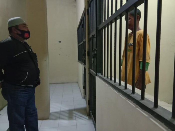 Polisi tangkap penyerang wanita yang sedang salat di musala, Kabupaten Tegal, pada Jumat (9/10/2020).
