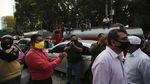 Potret Sopir Taksi Blokir Jalan di Meksiko
