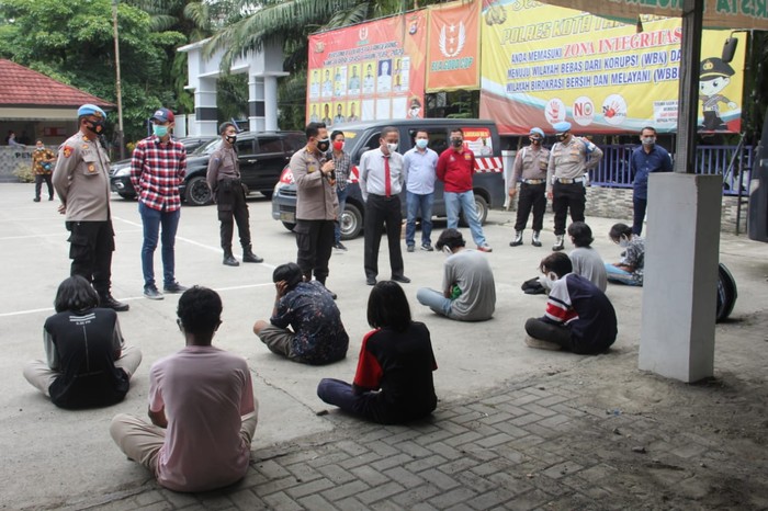 Puluhan pelajar Tangerang diamankan polisi saat mau demo ke Jakarta