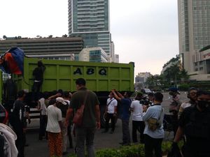 Aksi Remaja Hadang Truk Demi Konten, Apa Kata Pakar Psikologi Unair?