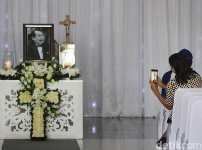 Foto: Robby Sumampow Disemayamkan di Solo