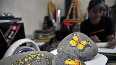 Wow! Batu Hias Ini Dijual Hingga Rp 1 Juta